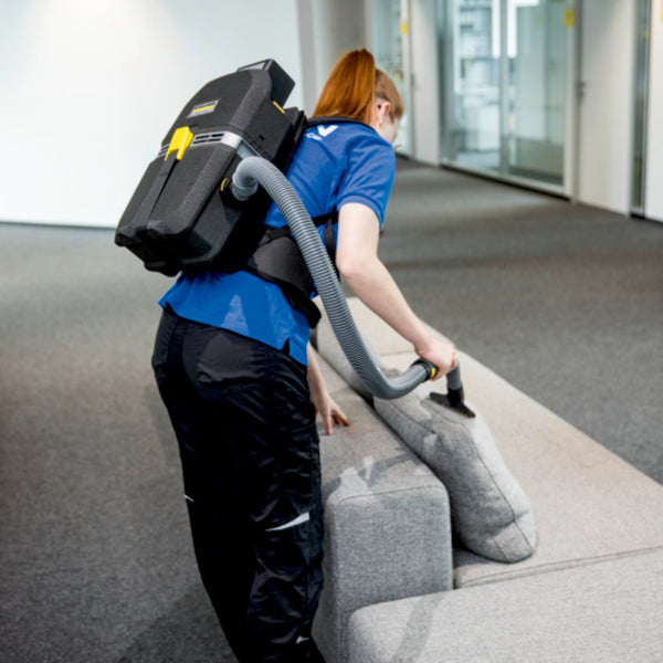 Aspiradora en Seco Tipo Mochila Karcher, Modelo Bvl 5/1, No. 1.394-272.0